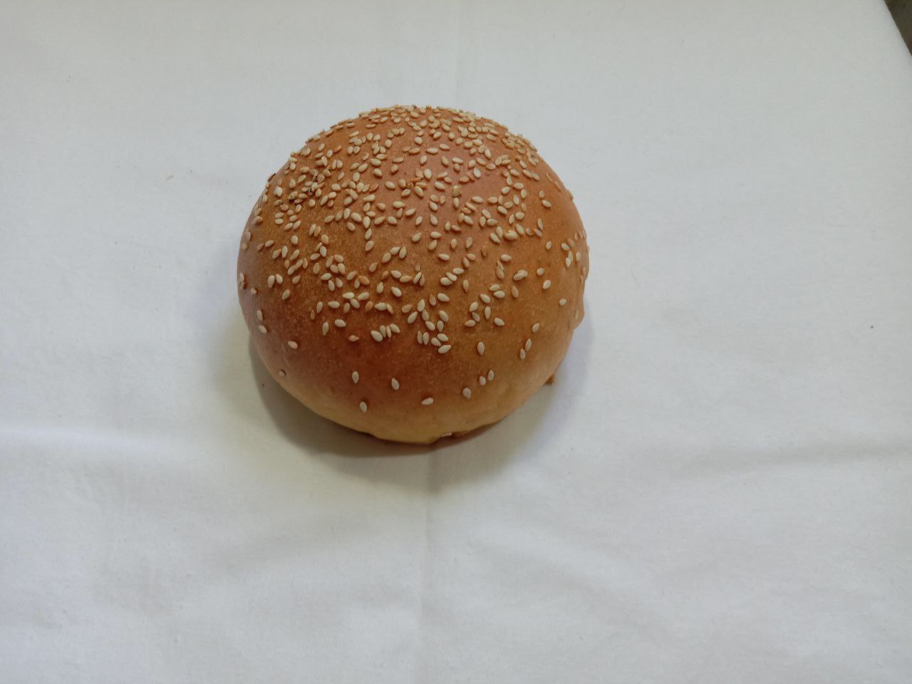 Булочка с кунжутом